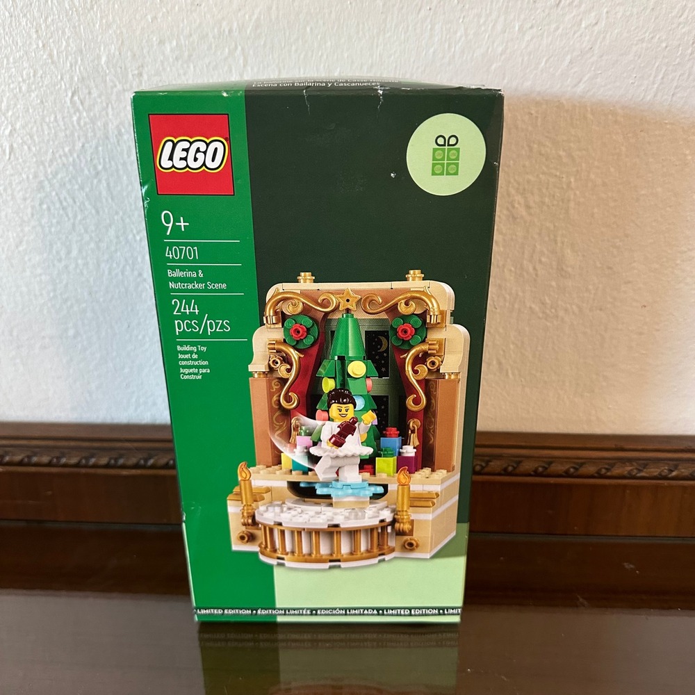 LEGO 40701 Ballerina & Nutcracker Scene Limited Edition 244 Pcs Holiday Set - Picture 2 of 6